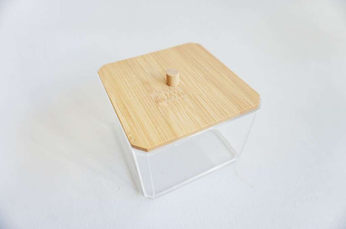 Oppbevaring med lokk