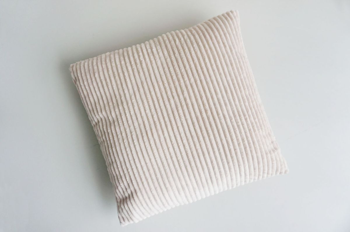 Pyntepute med fyll 45x45cm