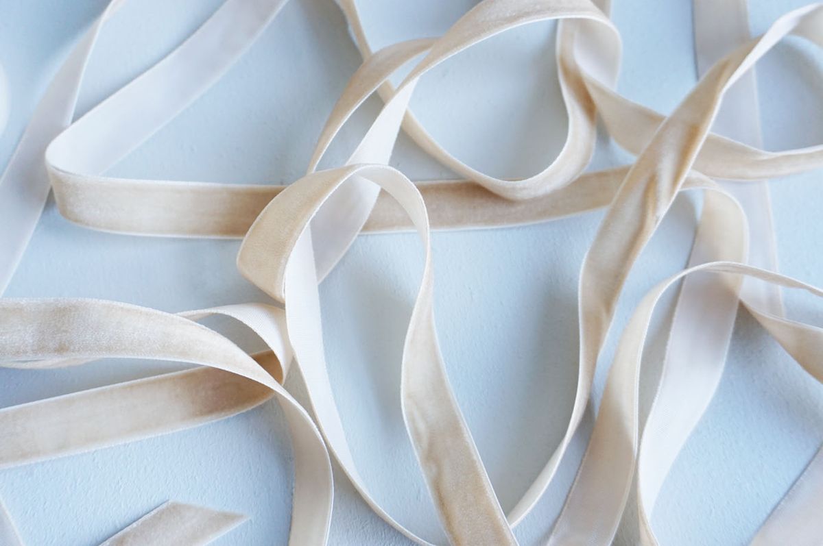 Fløyelsbånd, Beige, 1,5 cm x 10 m